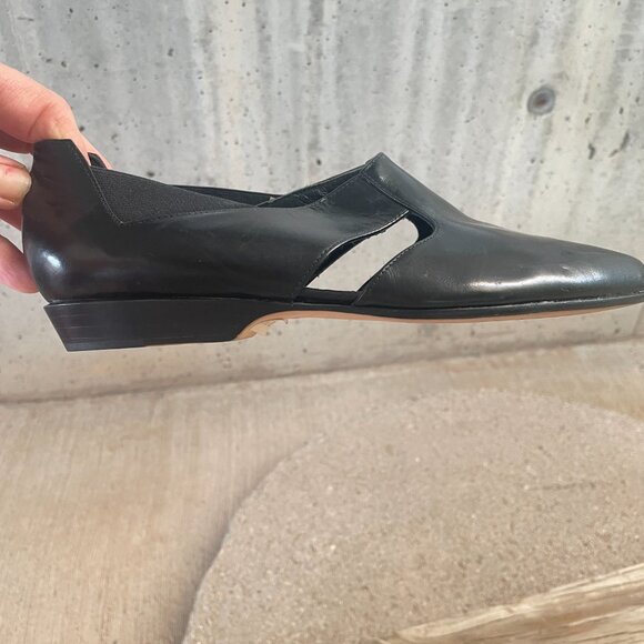 VIA SPIGA WOMEN'S BLACK LEATHER POINTED TOE CUT-OUT FLATS SIZE 5.5 - Picture 4 of 10